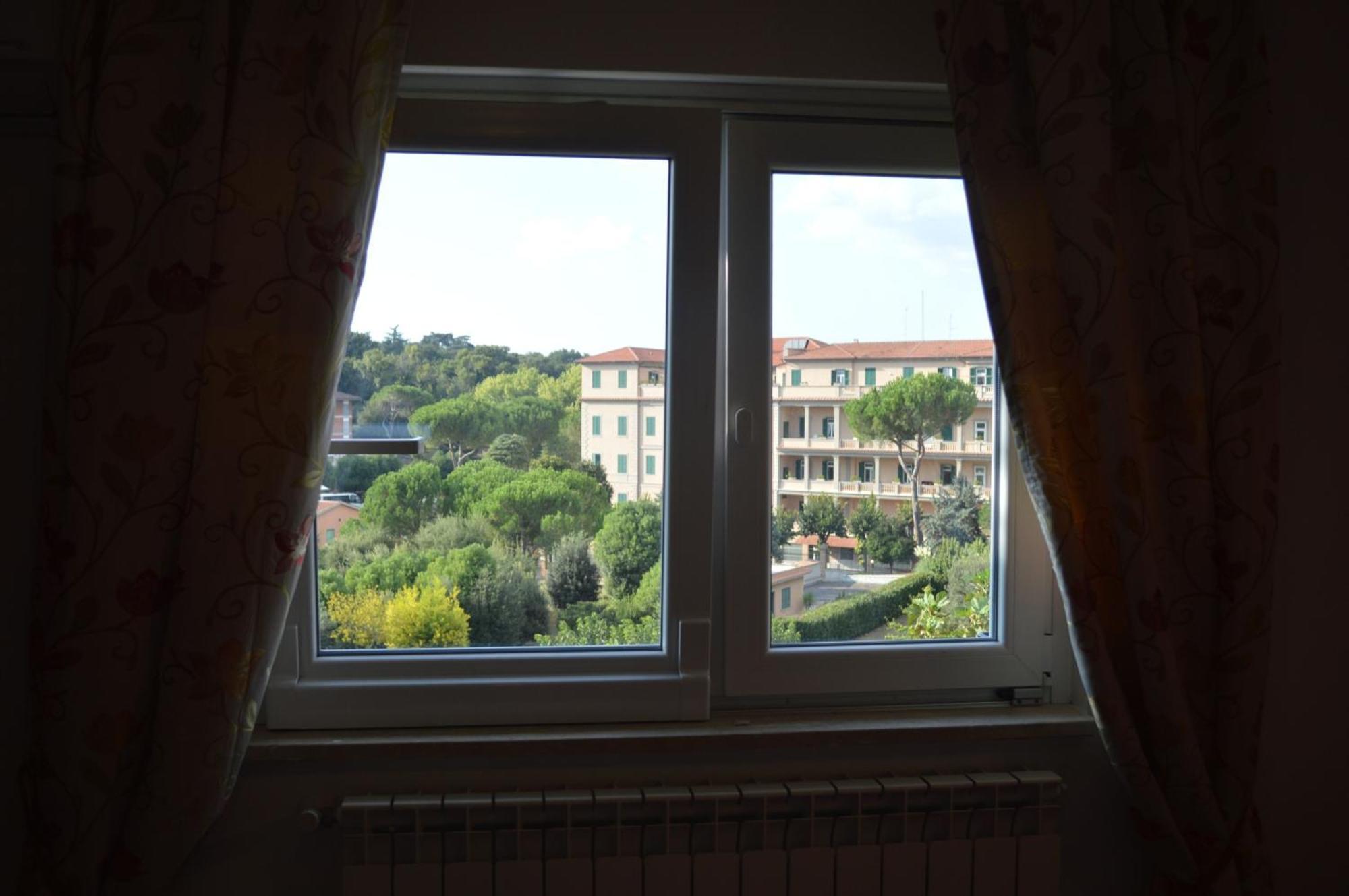 Mons Aureus Resort Rome Bagian luar foto