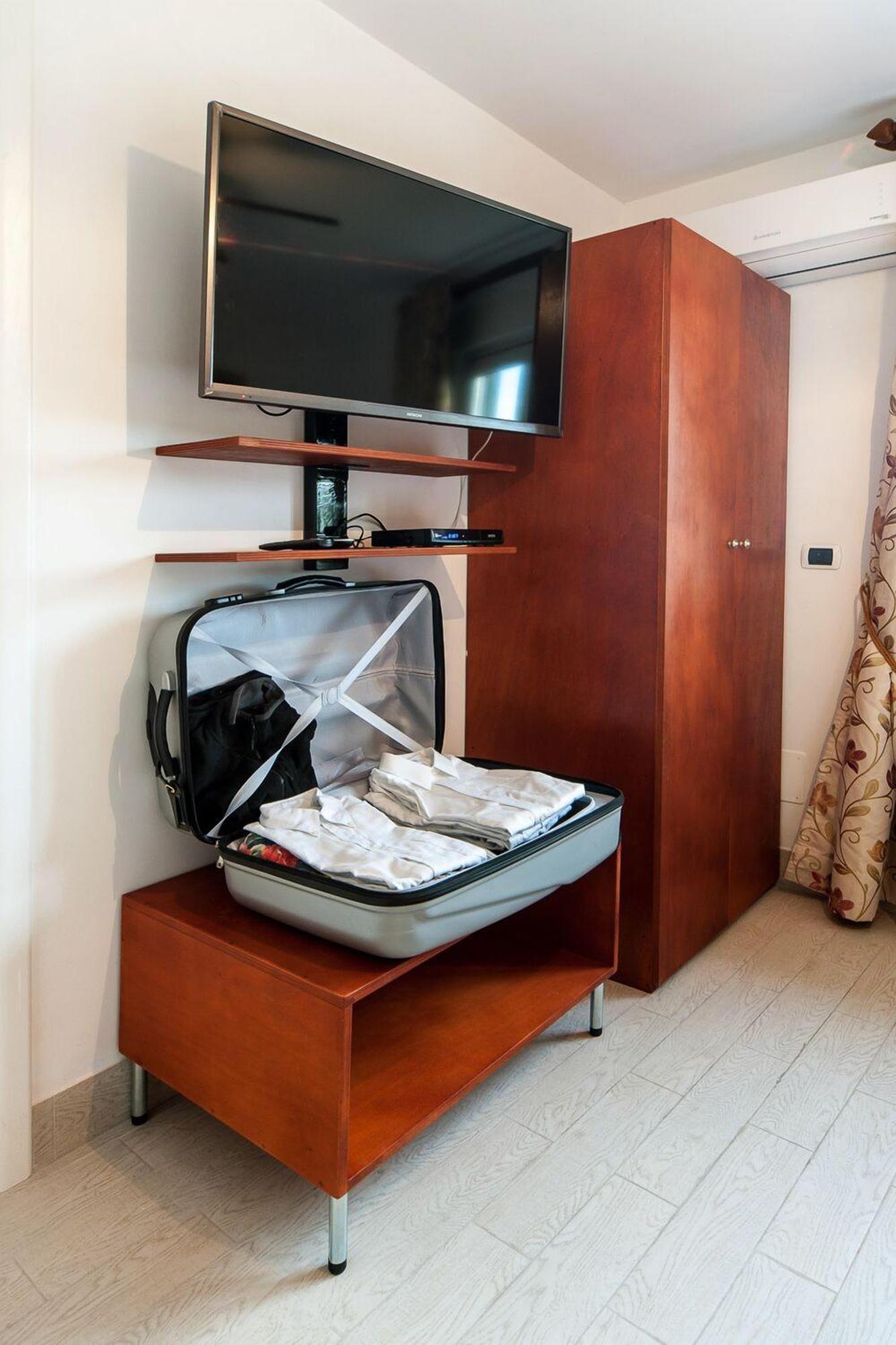 Mons Aureus Resort Rome Bagian luar foto