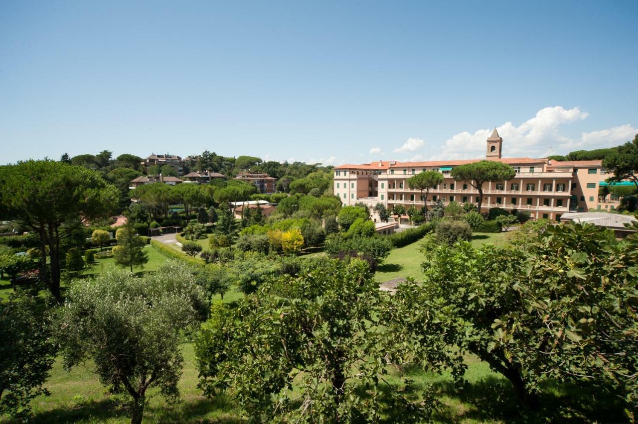 Mons Aureus Resort Rome Bagian luar foto